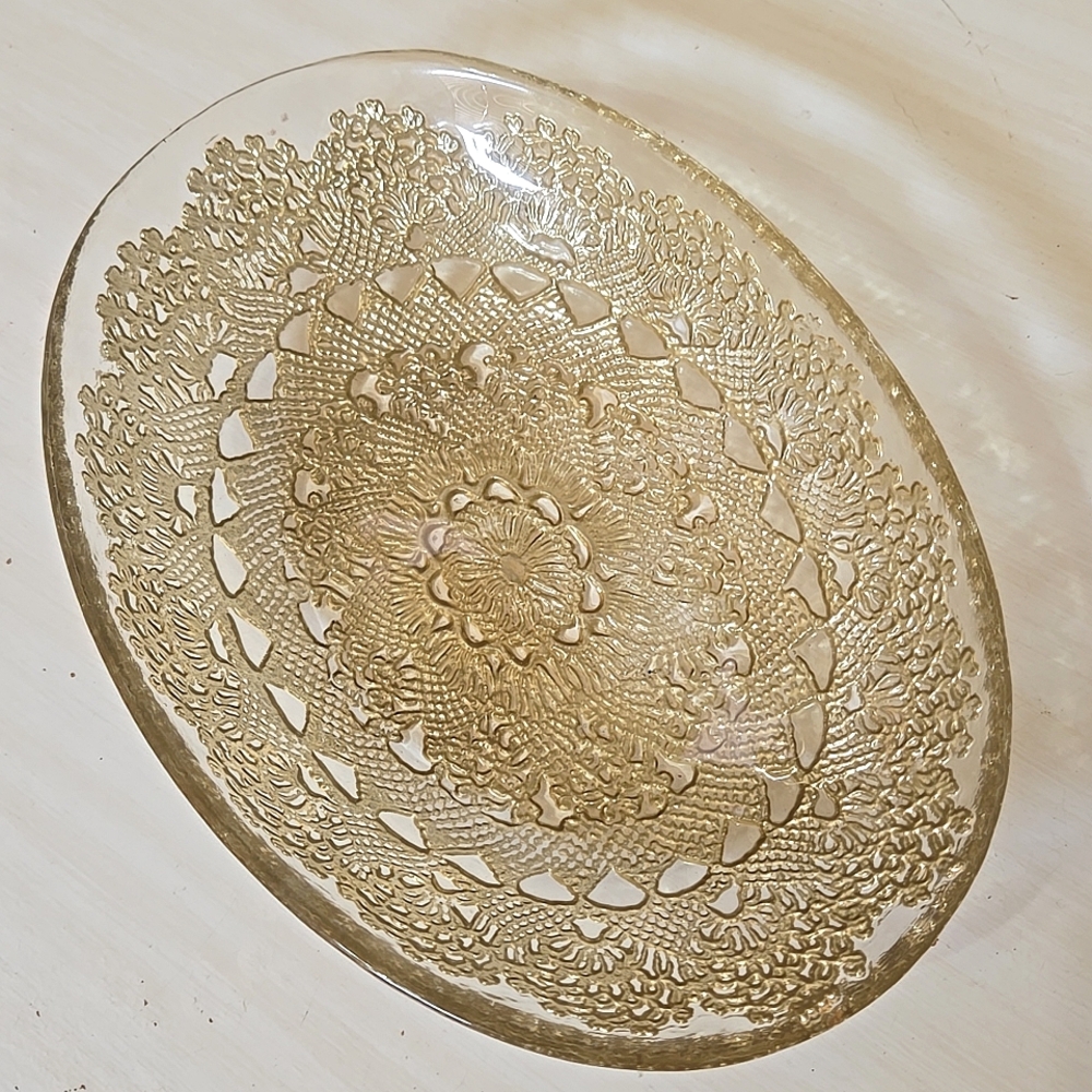 Artistic Accents Turkish Gold Lace Oval Glass Serving Bowl 9" Like New